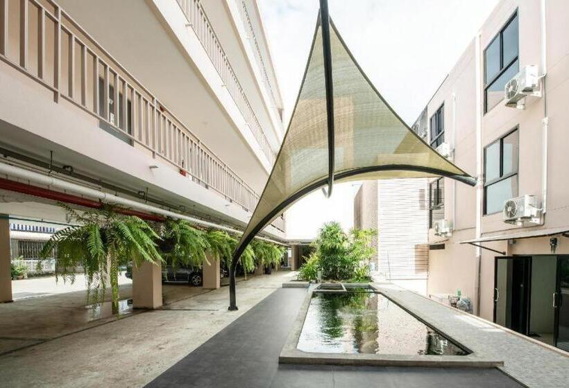 هتل Sattahip 9 Boutique