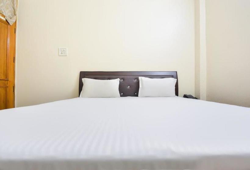 Отель Spot On 45616  Welcome Plaza