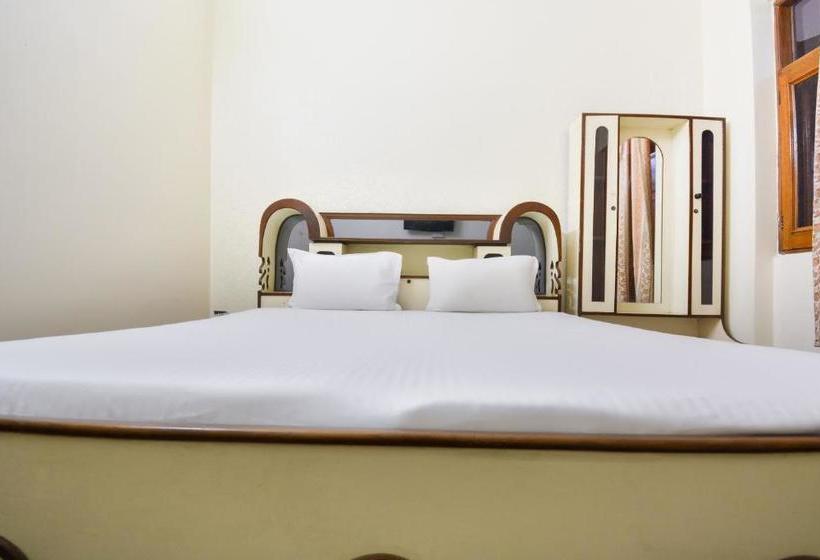 Отель Spot On 45616  Welcome Plaza