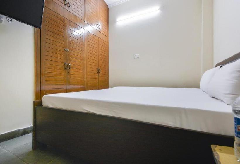 Отель Spot On 45616  Welcome Plaza