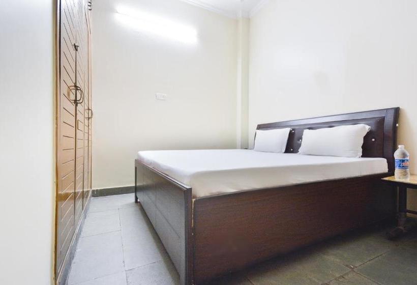 Отель Spot On 45616  Welcome Plaza