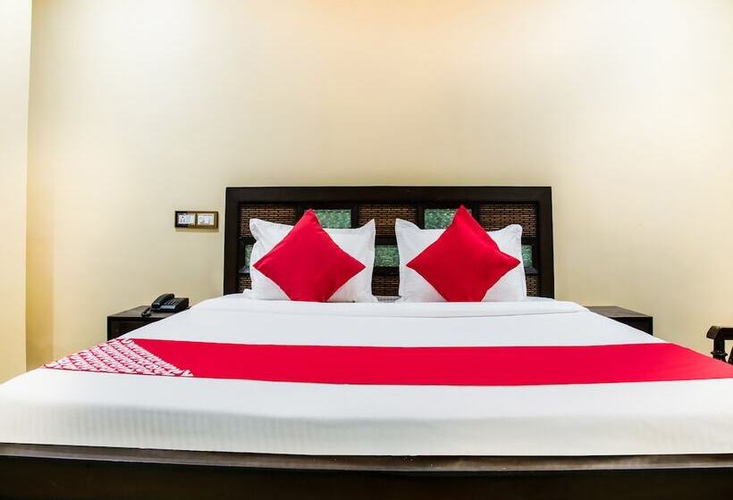 Отель O The Biztel