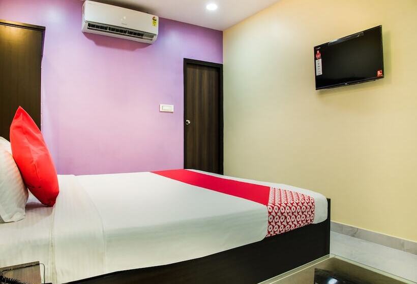 Отель O The Biztel