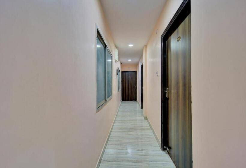 Отель O The Biztel