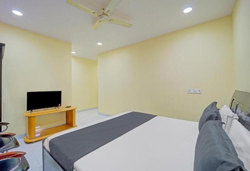 Отель O The Biztel