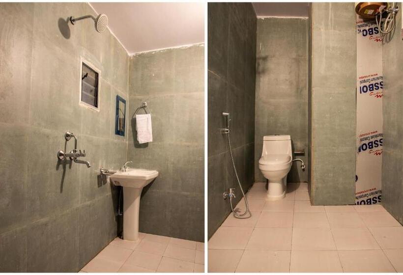 Отель O The Biztel