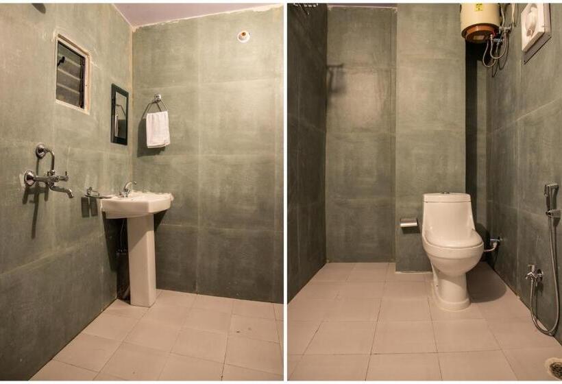 Отель O The Biztel