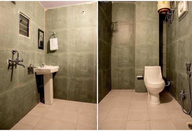 Отель O The Biztel