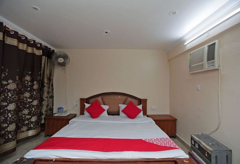 فندق The City Heart By Oyo Rooms