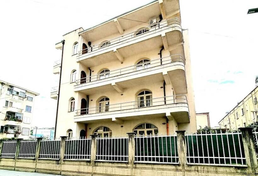 Luckyshine Hostel