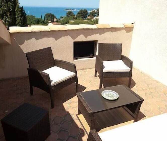 Пансион La Villa Sanary Sur Mer