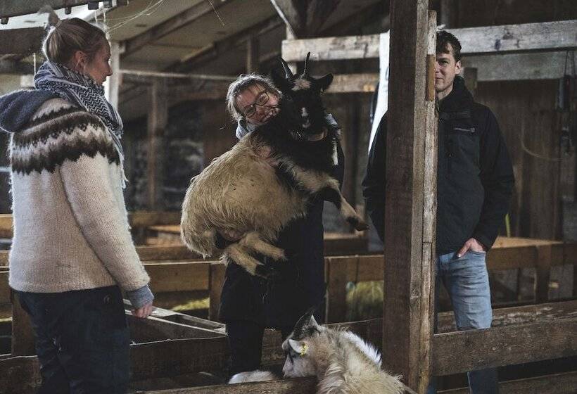 پانسیون Litlabjarg Guesthouse