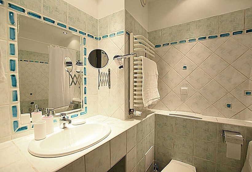 بنسيون Mhost Bronowice