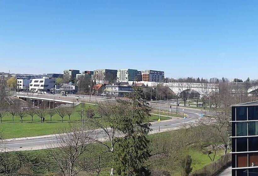 بنسيون Mhost Bronowice