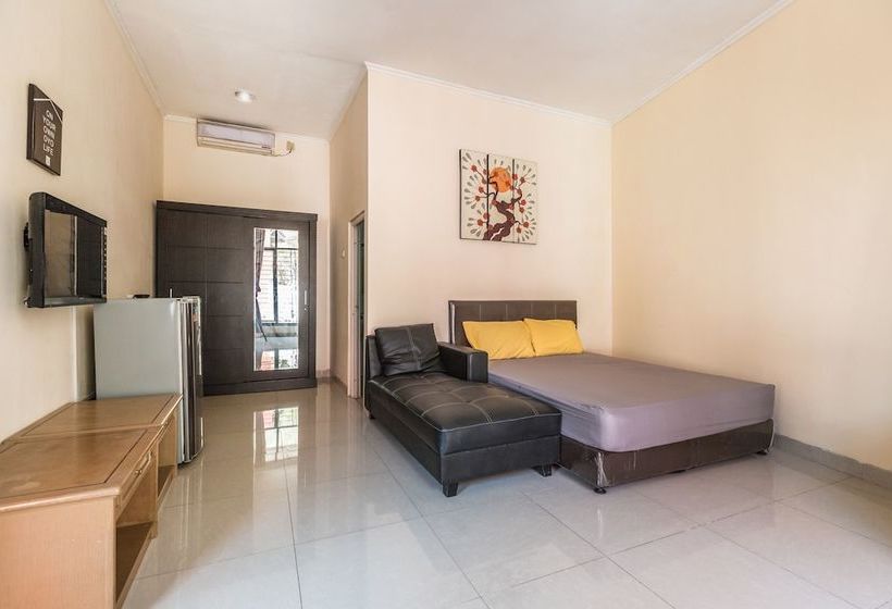 Пансион Oyo Flagship 1462 Hunian Tinggal Megarich Sws