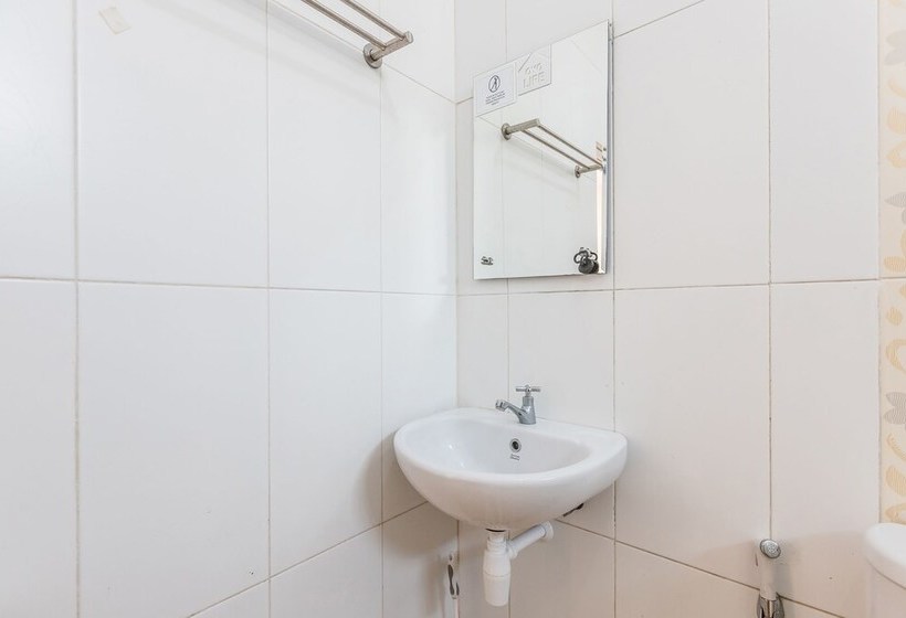 Пансион Oyo Flagship 1462 Hunian Tinggal Megarich Sws