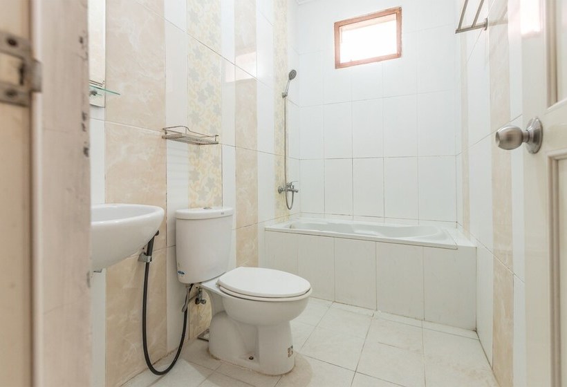 Пансион Oyo Flagship 1462 Hunian Tinggal Megarich Sws