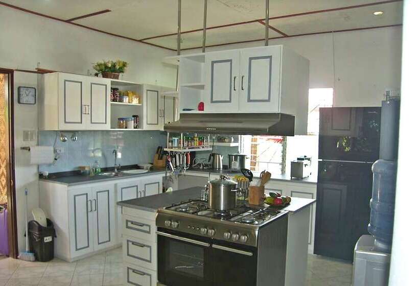 پانسیون Sisters Inn