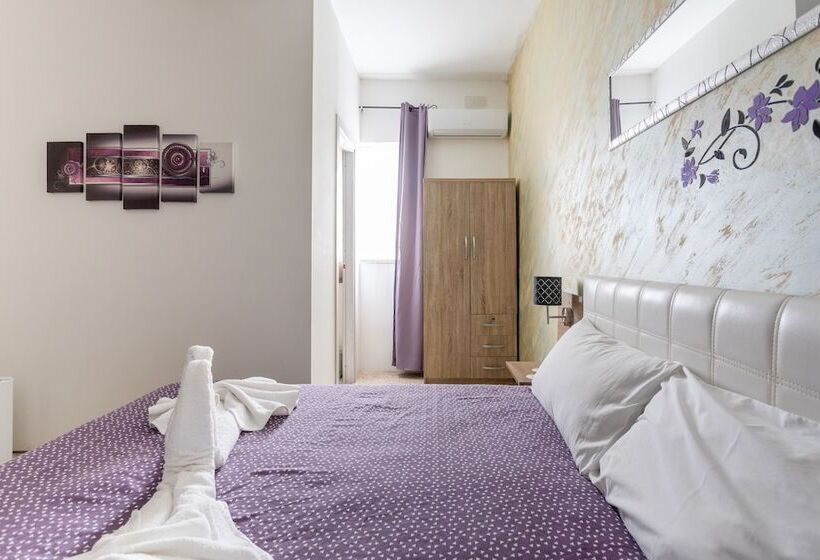 پانسیون Tarona Guesthouse