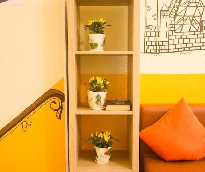 Sunny World Dekabristov Hostel