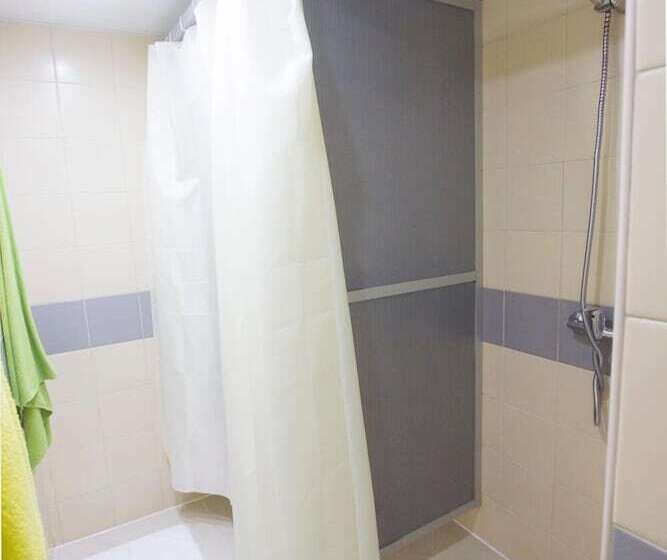 Sunny World Dekabristov Hostel