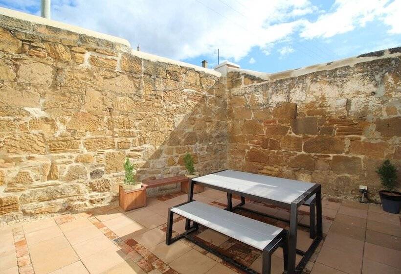 Trinity Hill Apartments