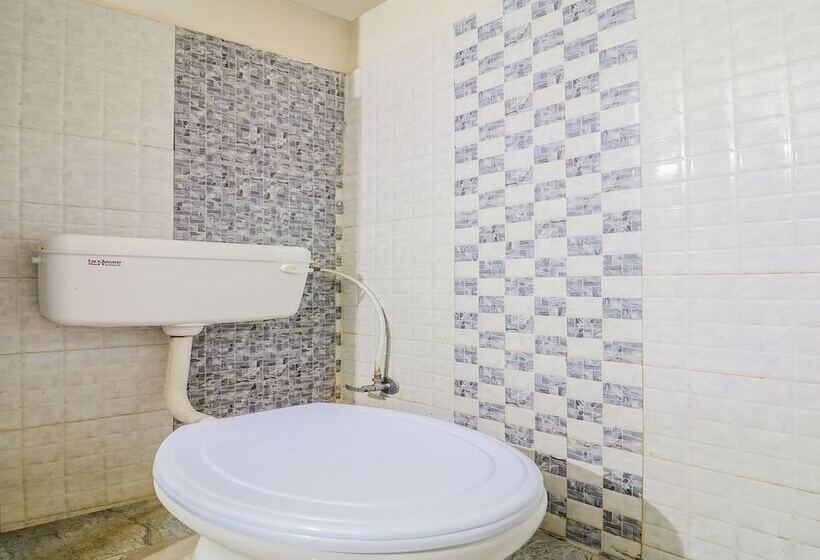 Triotel Hotels And Banquets Opc By Oyo Rooms