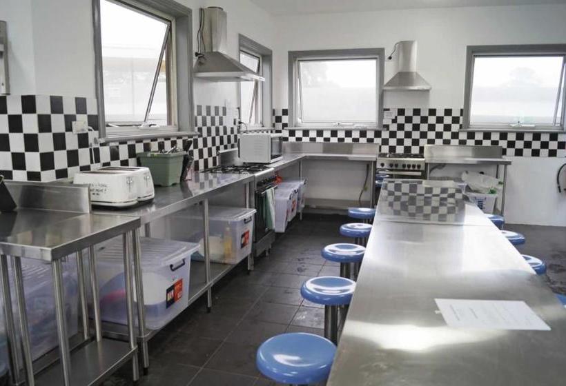 هاستل Rooftop Travellers Lodge