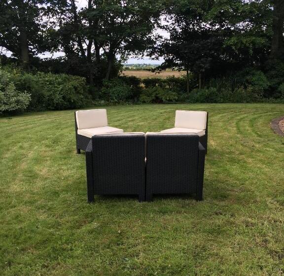 مبيت وإفطار Hemples Lodge