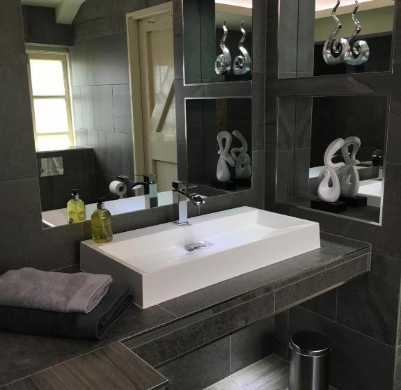 مبيت وإفطار Hemples Lodge