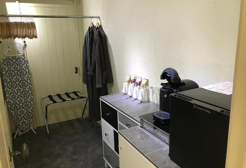 مبيت وإفطار Hemples Lodge