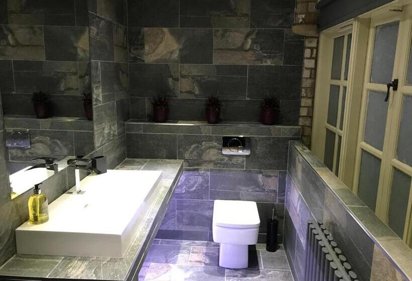 مبيت وإفطار Hemples Lodge