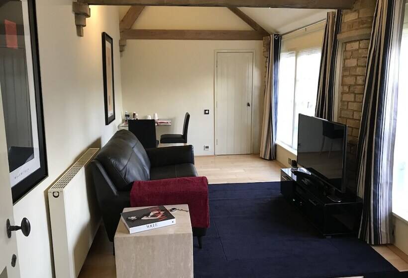 مبيت وإفطار Hemples Lodge