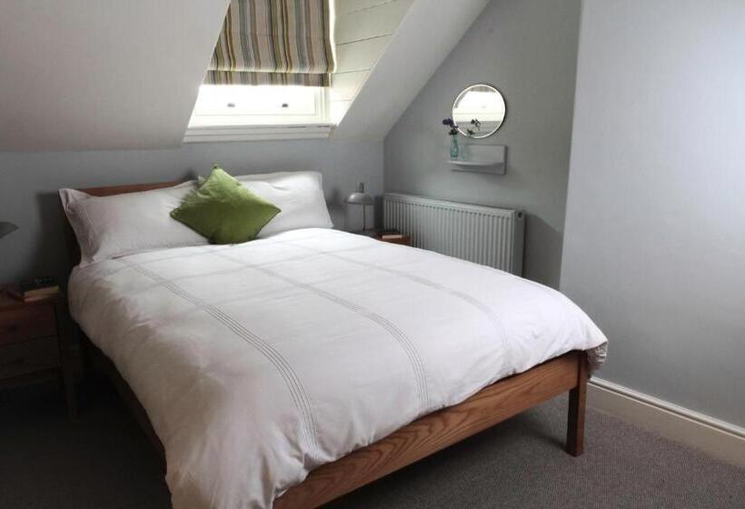 Bed and Breakfast Number 6