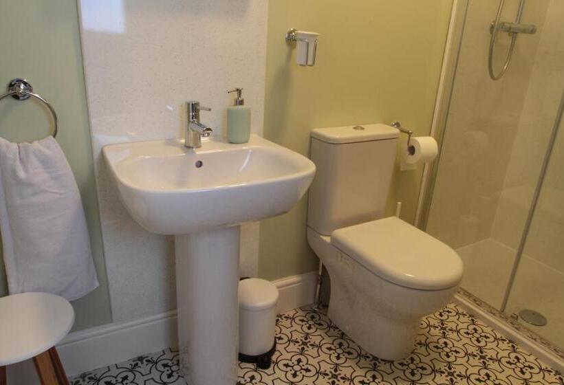 Bed and Breakfast Number 6