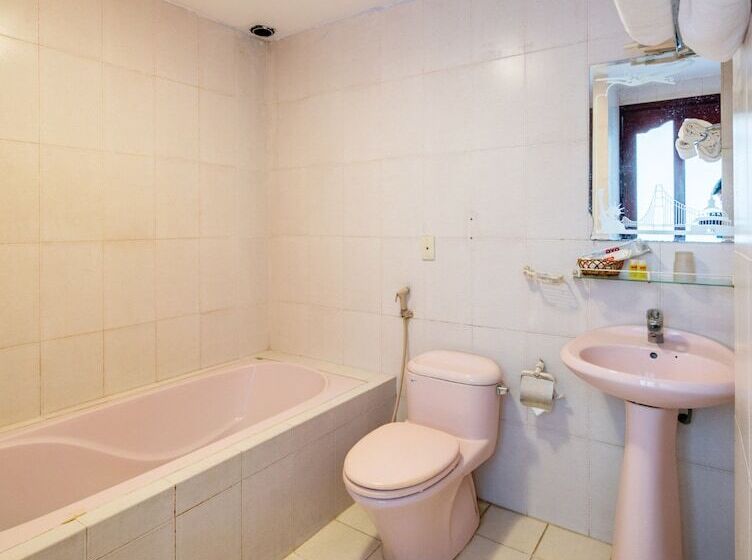 Golden Gate 1 Hotel By Oyo Rooms