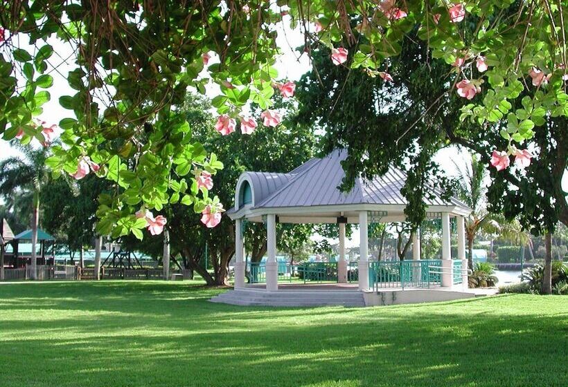 فندق Courtyard By Marriott Delray Beach