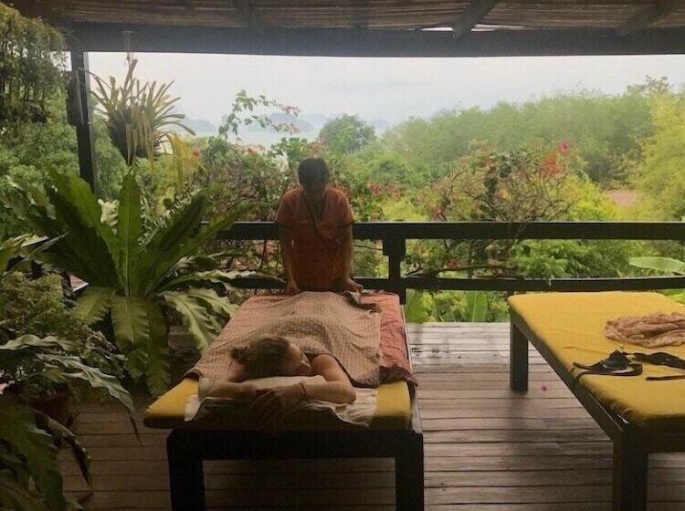 Отель Dan's Koyao Retreat