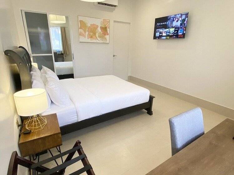 هتل Harman Suites Moalboal