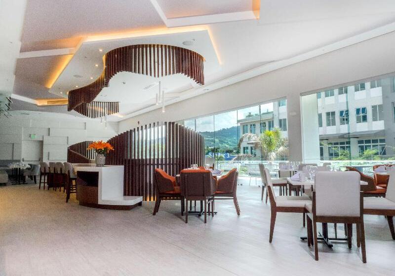 Отель Hilton Garden Inn Santa Ana San Jose