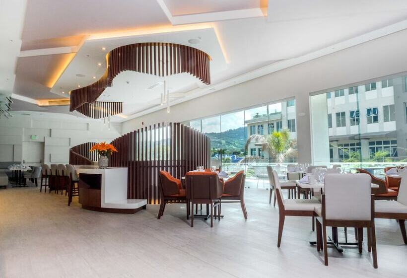 Отель Hilton Garden Inn Santa Ana San Jose