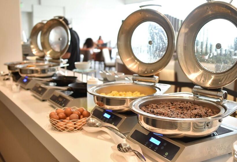 Отель Hilton Garden Inn Santa Ana San Jose