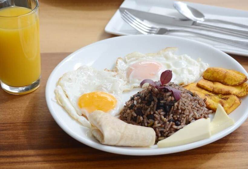 Отель Hilton Garden Inn Santa Ana San Jose