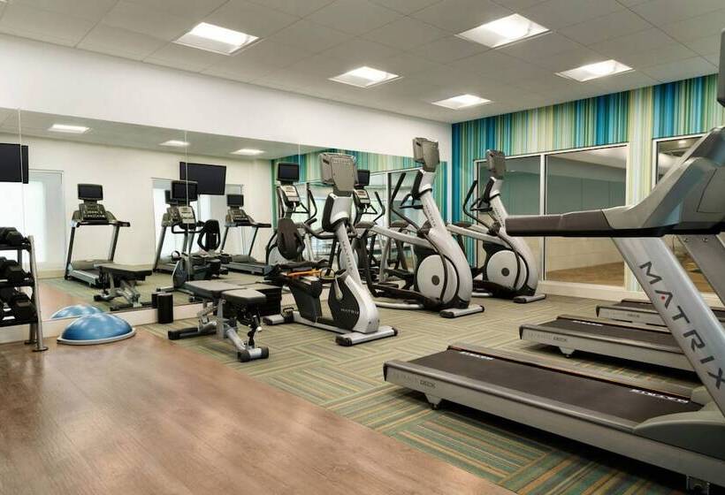 هتل Holiday Inn Express & Suites Fort Wayne North By Ihg