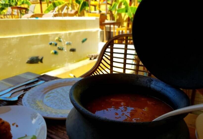 هتل La Colonial Resort