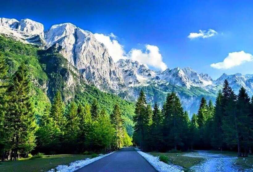 Отель Mali I Robit