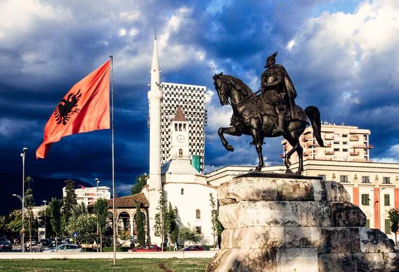 Отель Mali I Robit