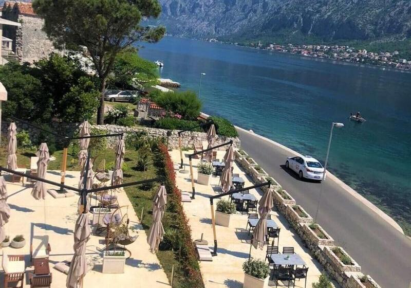 هتل Montebay Perla