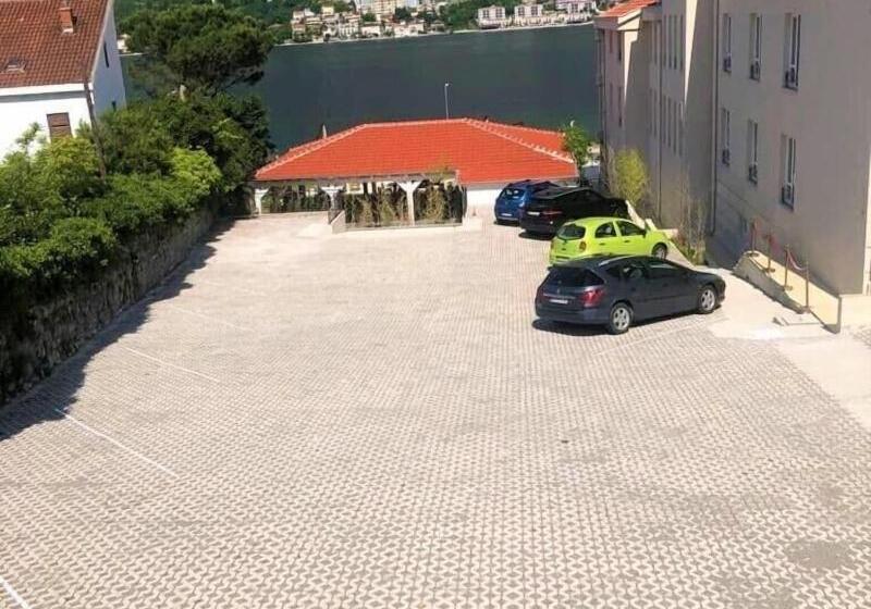 هتل Montebay Perla