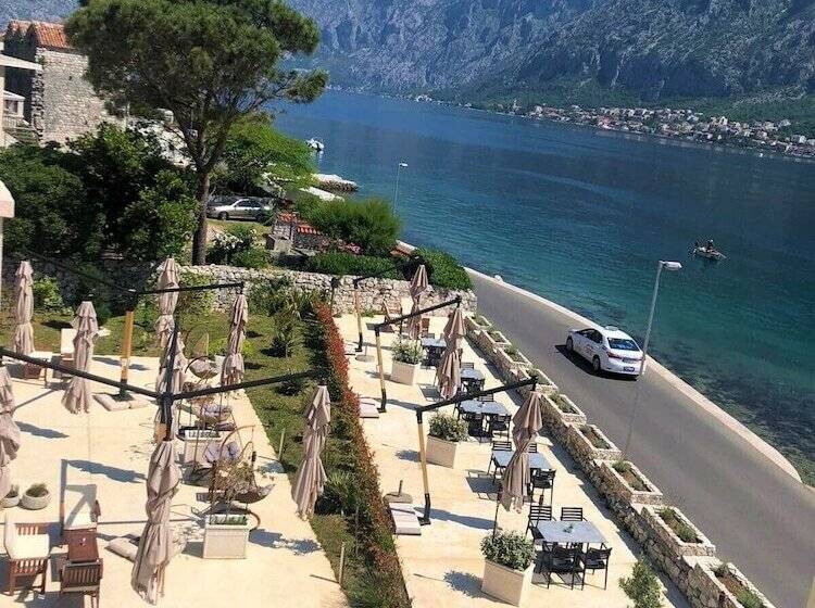 هتل Montebay Perla